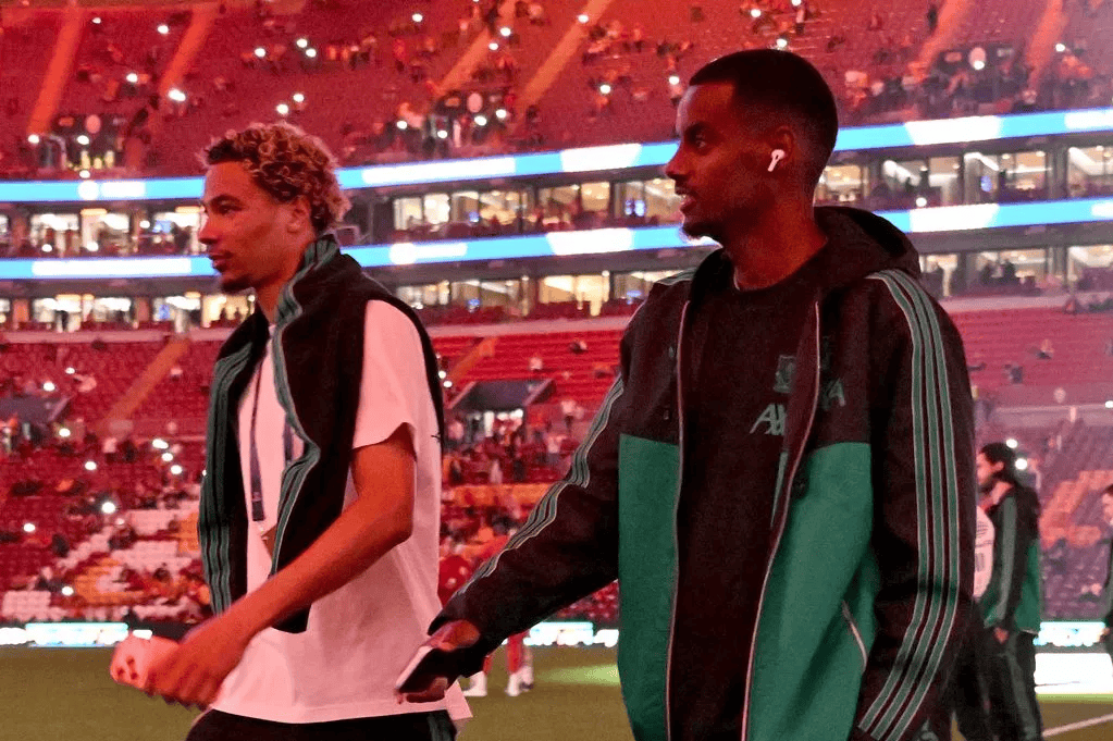 成射门, 尤其是跑位, 埃基蒂克会 成射门, 尤其是跑位, 埃基蒂克会