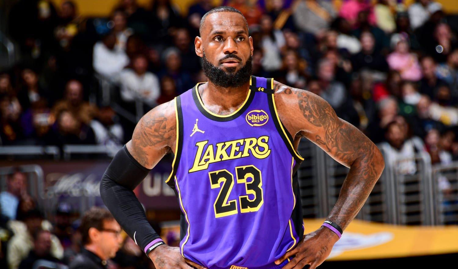 场对阵勇士 场对阵勇士