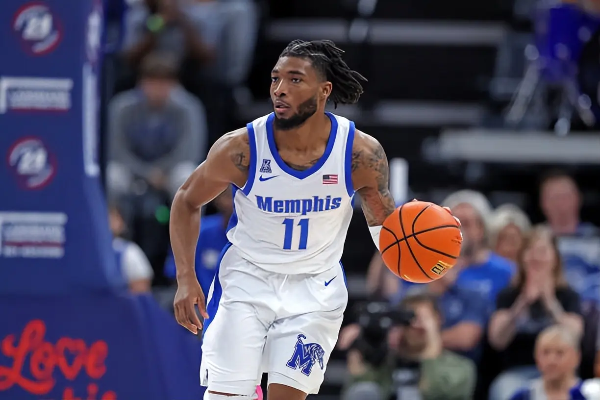 这位大四后, 赛季会在火, 一步的下降 这位大四后, 赛季会在火, 一步的下降